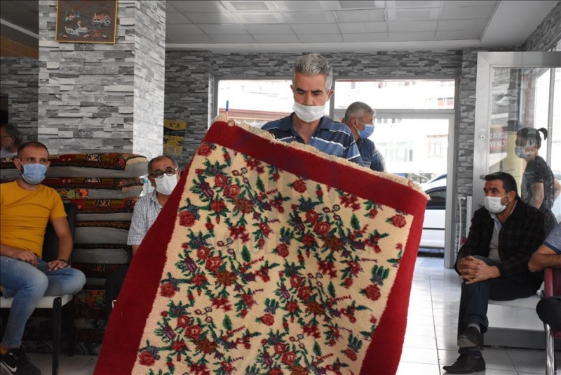 Eski halılar yeni ellerde hayat buluyor