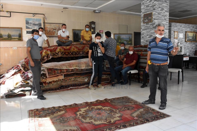 Eski halılar yeni ellerde hayat buluyor