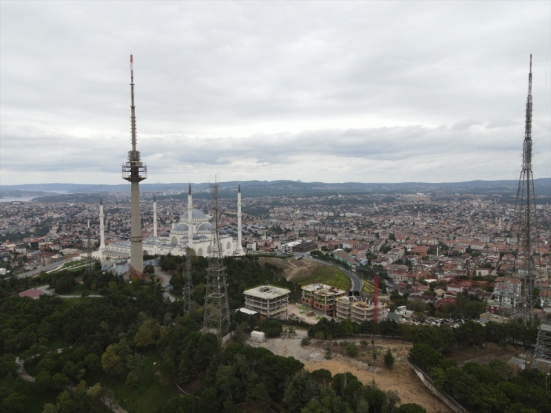  Çamlıca Tepesi'ndeki eski antenler kaldırılıyor
