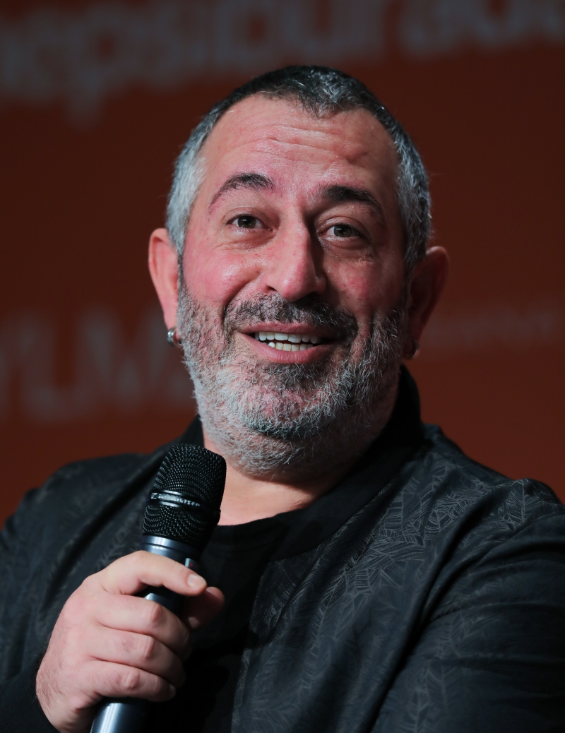  Hepsiburada'nın yeni reklam yüzü Cem Yılmaz oldu