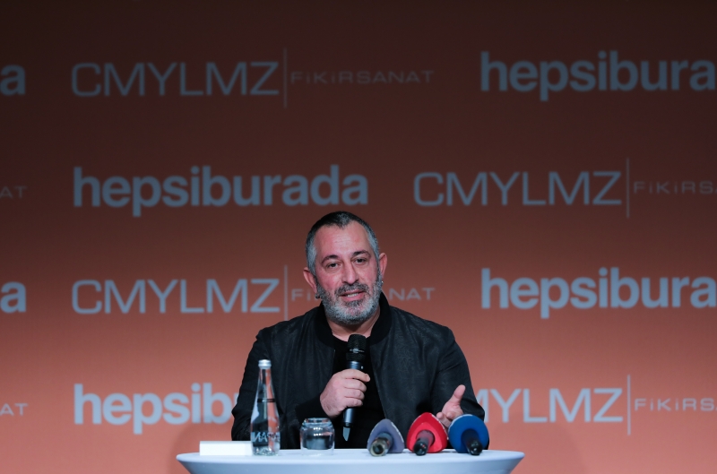  Hepsiburada'nın yeni reklam yüzü Cem Yılmaz oldu