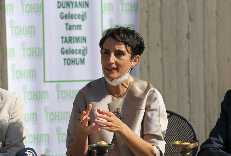  İsrafa dikkati çekmek için tarihi ekmeklerin minyatürlerini yaptılar