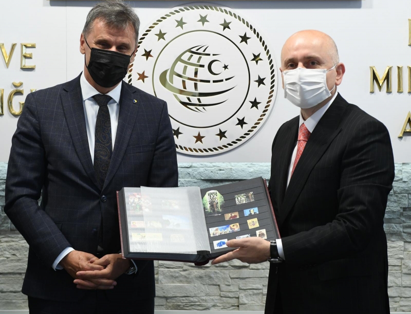  Bakan Karaismailoğlu Başbakan Novaliç ile bir araya geldi