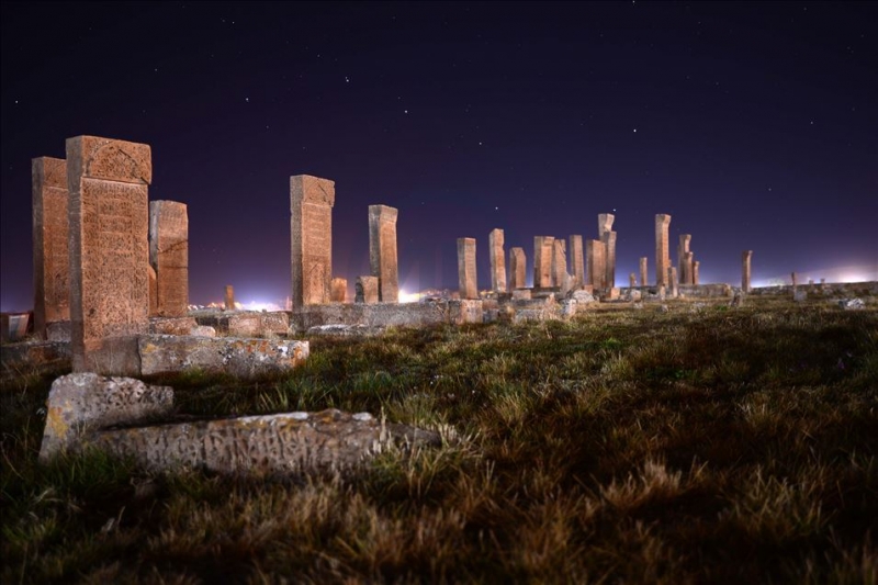 Ahlat selçuklu meydan mezarlığı 