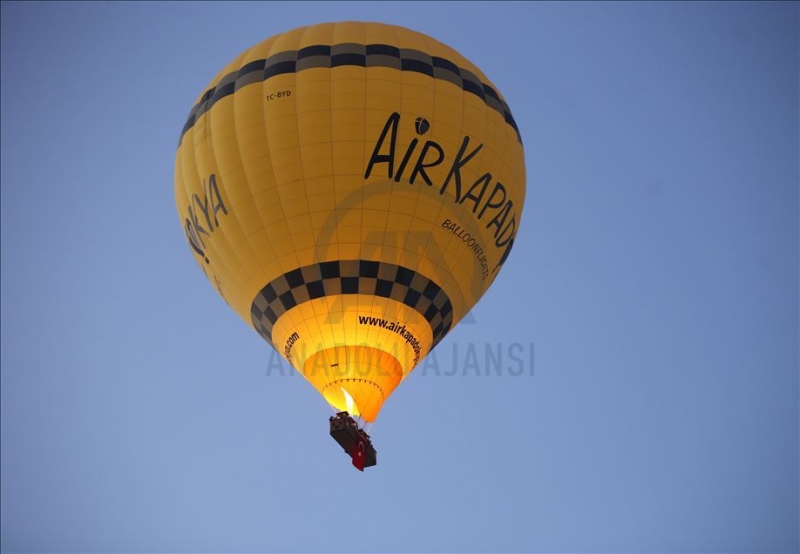 Kapadokya'da balonlar, Cumhuriyet Bayramı için havalandı