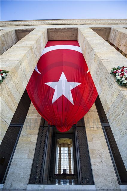 Büyük Önder Atatürk için Anıtkabir'de tören düzenlendi