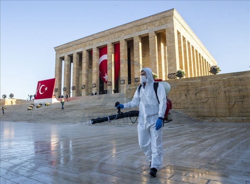 Büyük Önder Atatürk için Anıtkabir'de tören düzenlendi