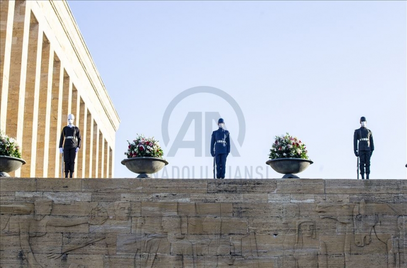Büyük Önder Atatürk için Anıtkabir'de tören düzenlendi