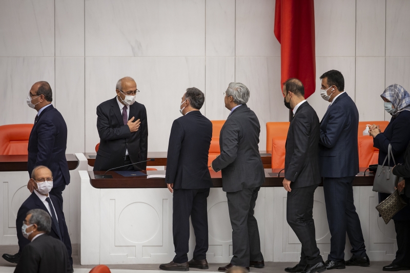  Hazine ve Maliye Bakanı Lütfi Elvan, TBMM Genel Kurulunda yemin etti