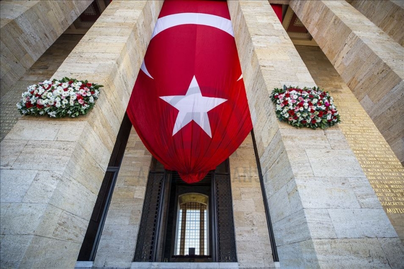 Büyük Önder Atatürk için Anıtkabir'de tören düzenlendi