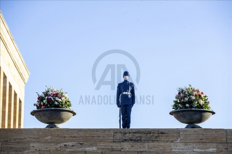 Büyük Önder Atatürk için Anıtkabir'de tören düzenlendi