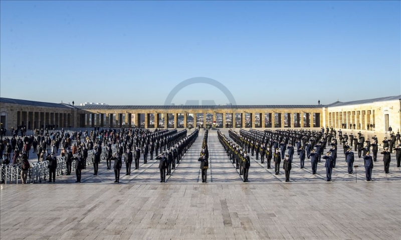 Büyük Önder Atatürk için Anıtkabir'de tören düzenlendi