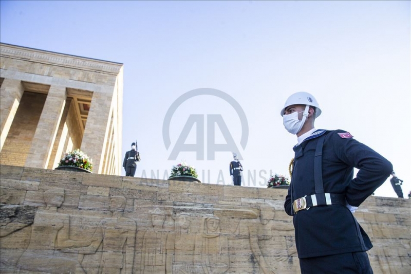 Büyük Önder Atatürk için Anıtkabir'de tören düzenlendi