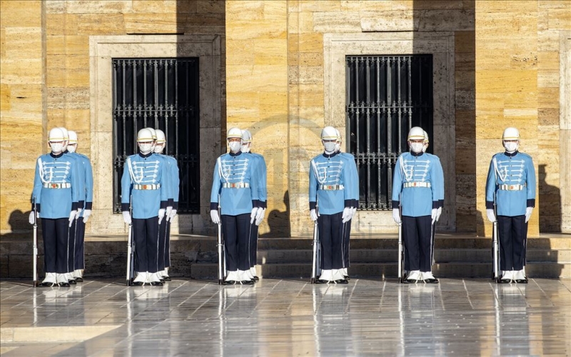 Büyük Önder Atatürk için Anıtkabir'de tören düzenlendi
