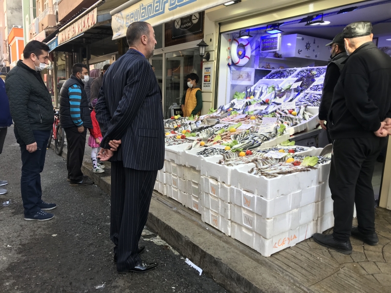 Ordu'da kilogram fiyatı 10 liraya düşen hamsiye yoğun ilgi