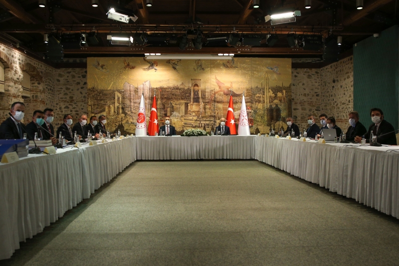  Bakan Elvan ve Gül, TÜSİAD yönetimiyle bir araya geldi