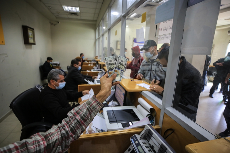 Katar'dan Gazze'de ihtiyaç sahibi 100 bin aileye nakdi yardım