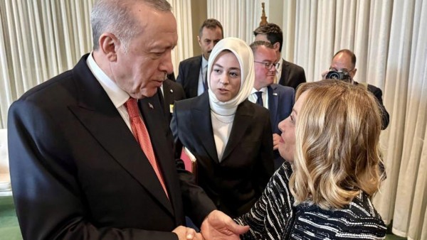 Erdoğan'dan Meloni'ye Tebrik Mesajı