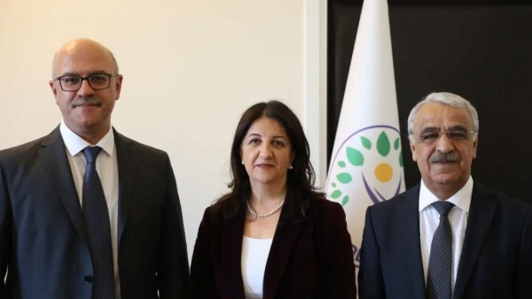 DEM Parti İmralı Heyeti Öcalan ile Görüşmeye Gitti