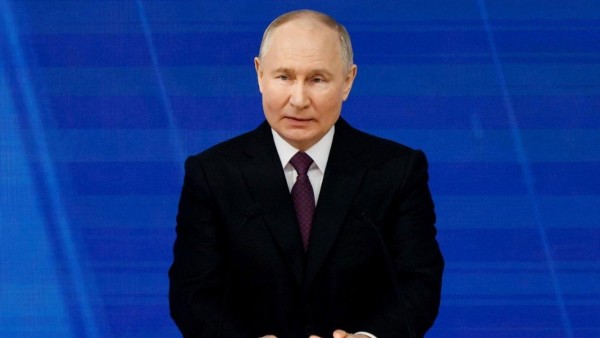 Putin'den Seçimlere Katılma Çağrısı