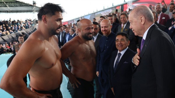 Cumhurbaşkanı Erdoğan, Yağlı Güreş Finalini İzledi