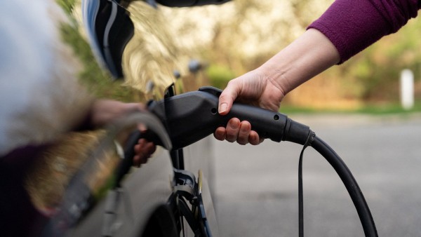 Benzinli ve Elektrikli Araç Dayanıklılığı Analizi