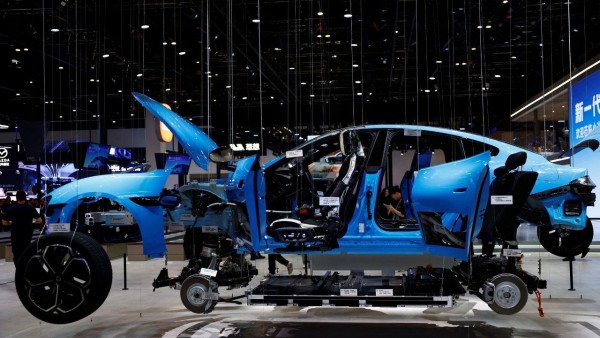 Xiaomi'nin Robotlu Hiperfabrikası: 76 Saniyede Bir Otomobil Üretiyor