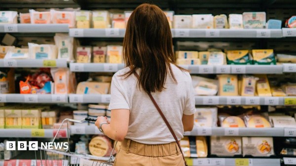 Aldi CEO'su rakip indirimleri 'müşterileri kandırıyor' dedi